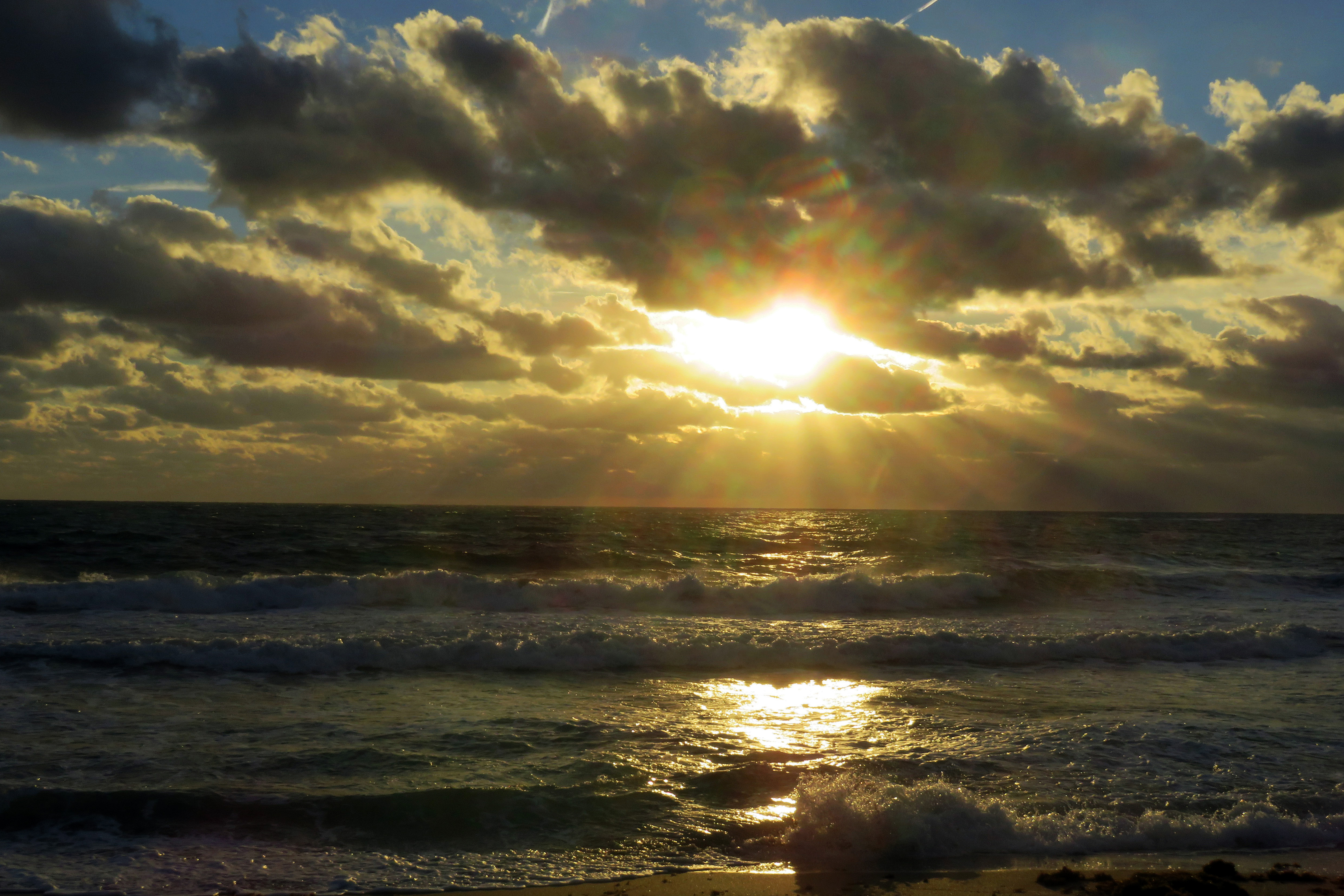 Submit Now: Gulf Beach Photo ‘Contest’